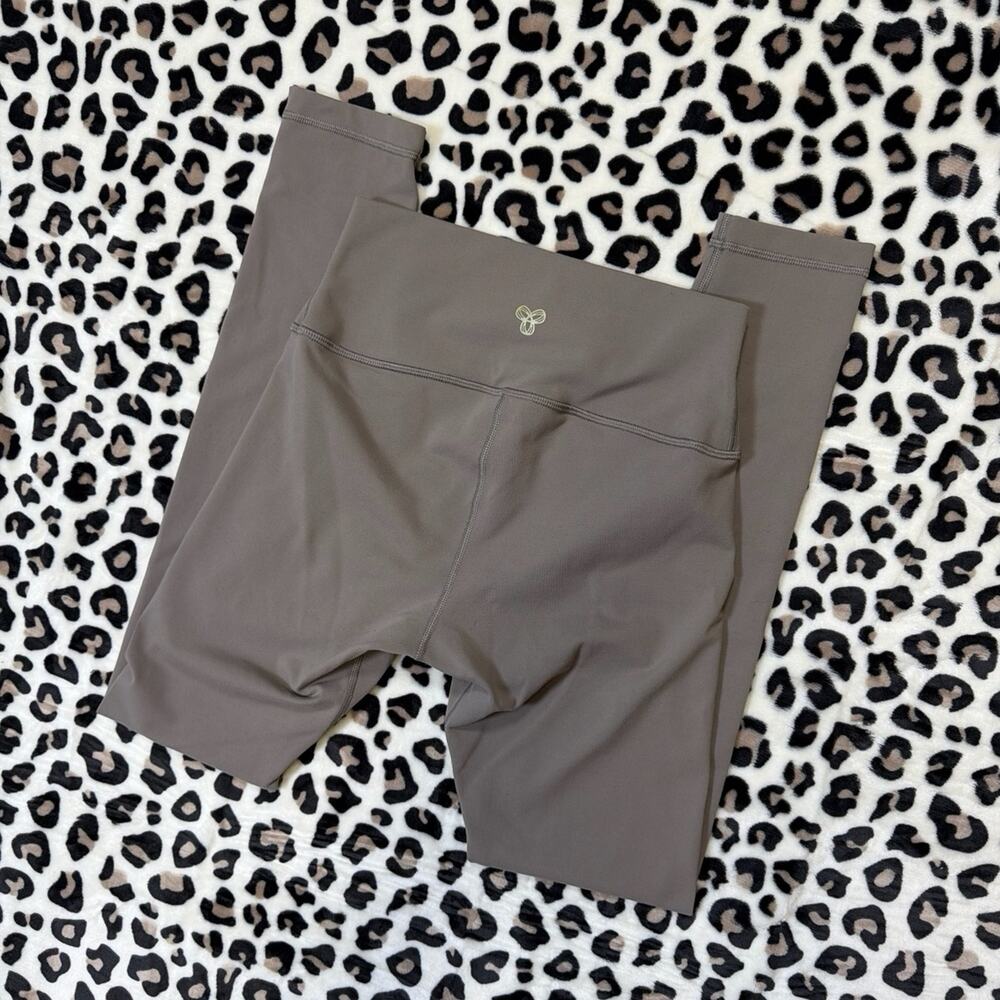 Aritzia Tna Golden Butter Cheeky High Rise Leggings Taupe Yoga Gym Pants Size 8 - Picture 5 of 9